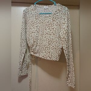 Lelis Collection: Leopard Print Long Sleeve Crop-Top